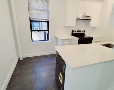 6109 39th Avenue - Photo Thumbnail 8