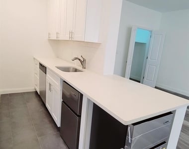 6109 39th Avenue - Photo Thumbnail 6
