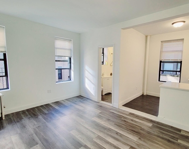 6109 39th Avenue - Photo Thumbnail 18