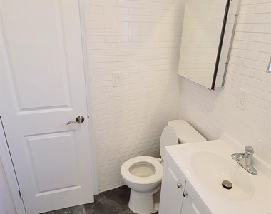 6109 39th Avenue - Photo Thumbnail 10