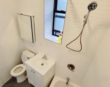 6109 39th Avenue - Photo Thumbnail 11