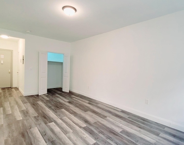 6109 39th Avenue - Photo Thumbnail 13