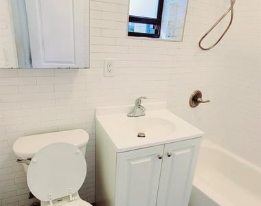 6109 39th Avenue - Photo Thumbnail 9
