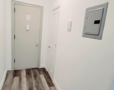 6109 39th Avenue - Photo Thumbnail 15