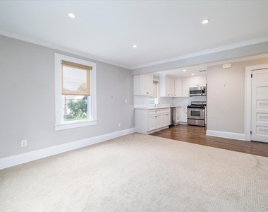 42 Woodland Avenue - Photo Thumbnail 4