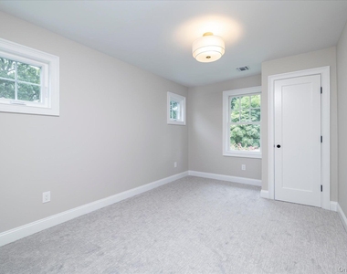 42 Woodland Avenue - Photo Thumbnail 8