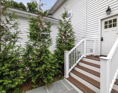 42 Woodland Avenue - Photo Thumbnail 1