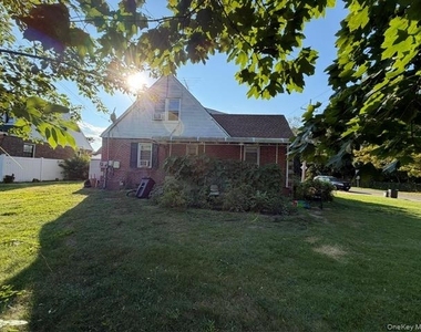 134 Stuart Avenue - Photo Thumbnail 2