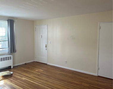 101 Carpenter Avenue - Photo Thumbnail 9