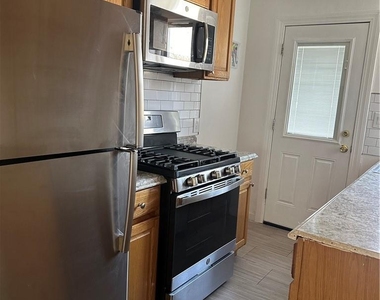 101 Carpenter Avenue - Photo Thumbnail 6
