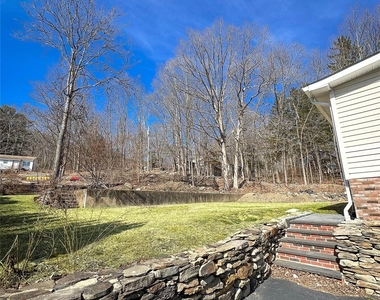 1850 Lakes Rd - Photo Thumbnail 8