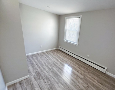 1850 Lakes Rd - Photo Thumbnail 4