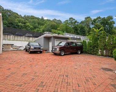 97 Pine Hollow Road - Photo Thumbnail 20