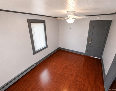 39 Crescent Place - Photo Thumbnail 10