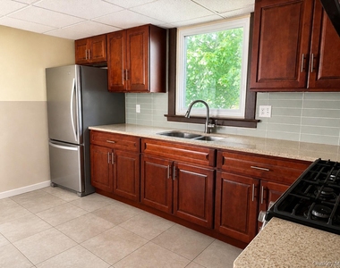 39 Crescent Place - Photo Thumbnail 2