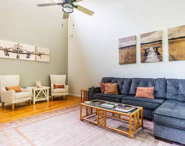 67 Belleview Avenue - Photo Thumbnail 3