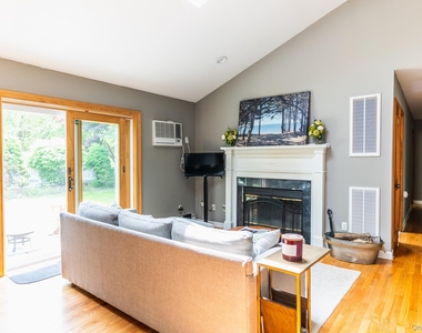 67 Belleview Avenue - Photo Thumbnail 12