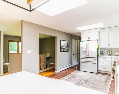 67 Belleview Avenue - Photo Thumbnail 5