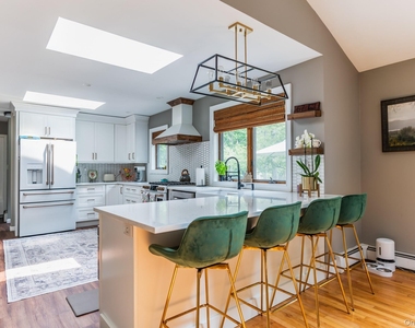 67 Belleview Avenue - Photo Thumbnail 10