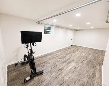 707 Croton Falls Road - Photo Thumbnail 7