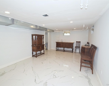 25 Old Mill Road - Photo Thumbnail 11