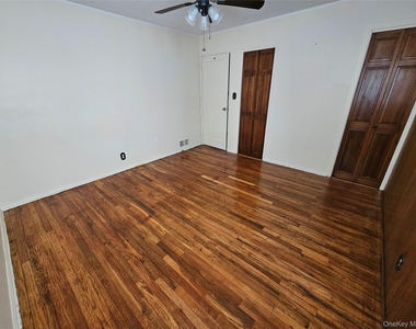 248-41 Thebes Avenue - Photo Thumbnail 13