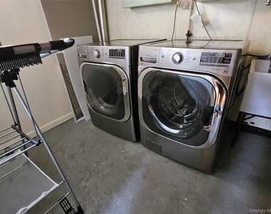 248-41 Thebes Avenue - Photo Thumbnail 10
