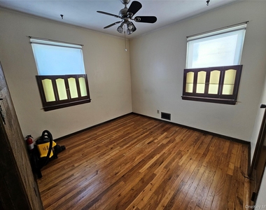 248-41 Thebes Avenue - Photo Thumbnail 11
