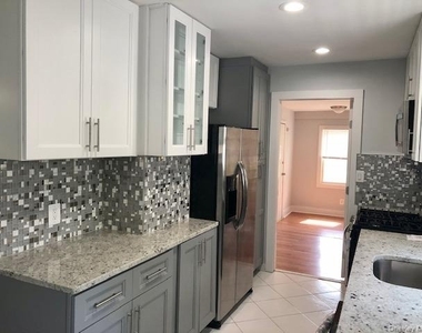 100 Earle Avenue - Photo Thumbnail 5