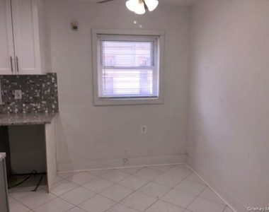 100 Earle Avenue - Photo Thumbnail 6