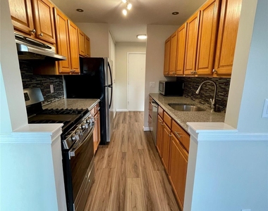 348 Central Park Avenue - Photo Thumbnail 9