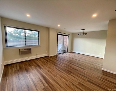 348 Central Park Avenue - Photo Thumbnail 5