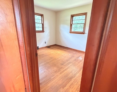 571 Temple Hill Road - Photo Thumbnail 33