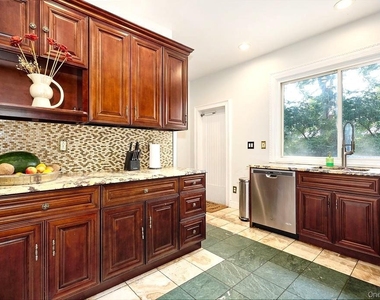 70 Frederick Place - Photo Thumbnail 19
