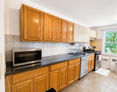 43 1/2 Carpenter Avenue - Photo Thumbnail 4