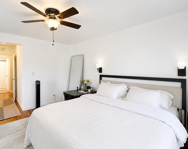 43 1/2 Carpenter Avenue - Photo Thumbnail 6