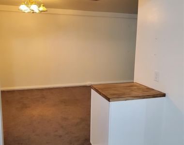 160 W West Road - Photo Thumbnail 3