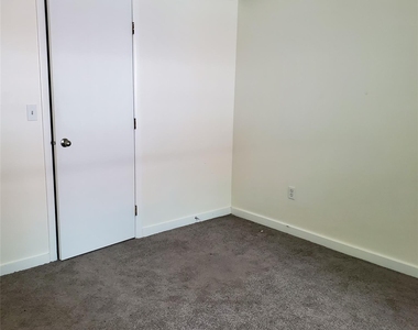 160 W West Road - Photo Thumbnail 6