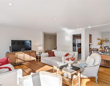 36 Florence Avenue - Photo Thumbnail 10