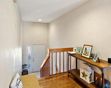 36 Florence Avenue - Photo Thumbnail 14