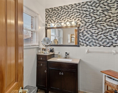 36 Florence Avenue - Photo Thumbnail 17