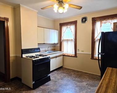 1273 Parkwood Boulevard - Photo Thumbnail 5