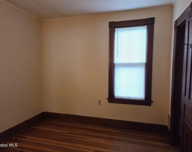 1273 Parkwood Boulevard - Photo Thumbnail 8