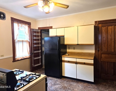 1273 Parkwood Boulevard - Photo Thumbnail 6
