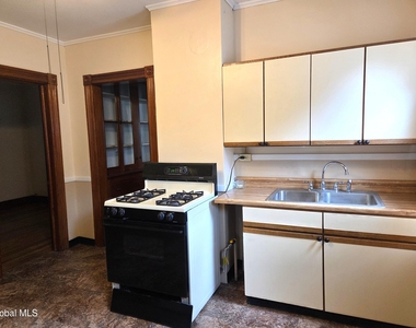 1273 Parkwood Boulevard - Photo Thumbnail 7