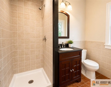 161 Nichol Avenue - Photo Thumbnail 13