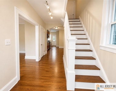 161 Nichol Avenue - Photo Thumbnail 2