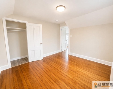 161 Nichol Avenue - Photo Thumbnail 8