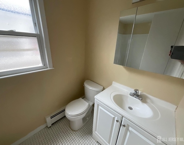 60 Glenn Drive - Photo Thumbnail 4