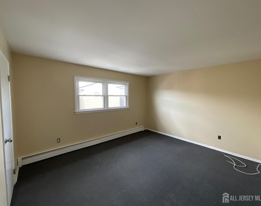 60 Glenn Drive - Photo Thumbnail 5
